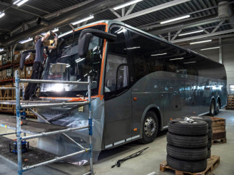 BussiPro lasinvaihto 2 768x597 1