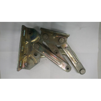 Hinge RH engine compartment door image