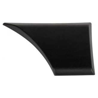 Side trim to the front of the rear wheel image